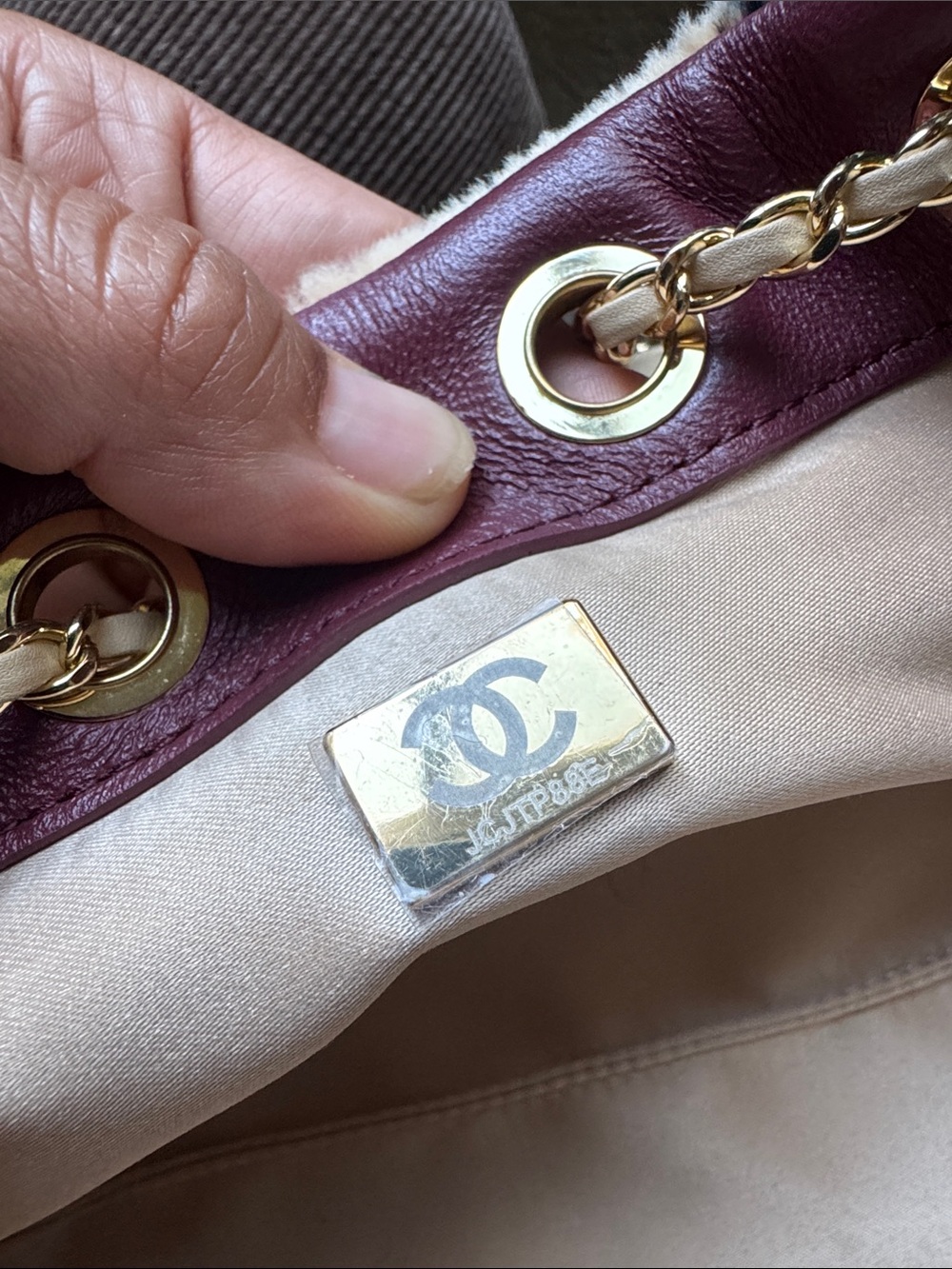 CC Cream with Black Polka Dot Shearling Shoulder Bag - Picture 13 of 14